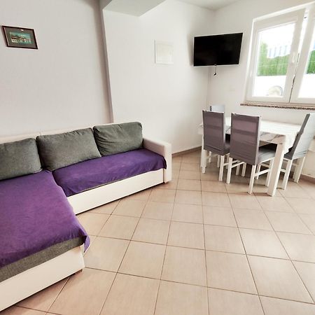 Apartments And Rooms Vuleta, Close To The Beach Makarska Habitación foto