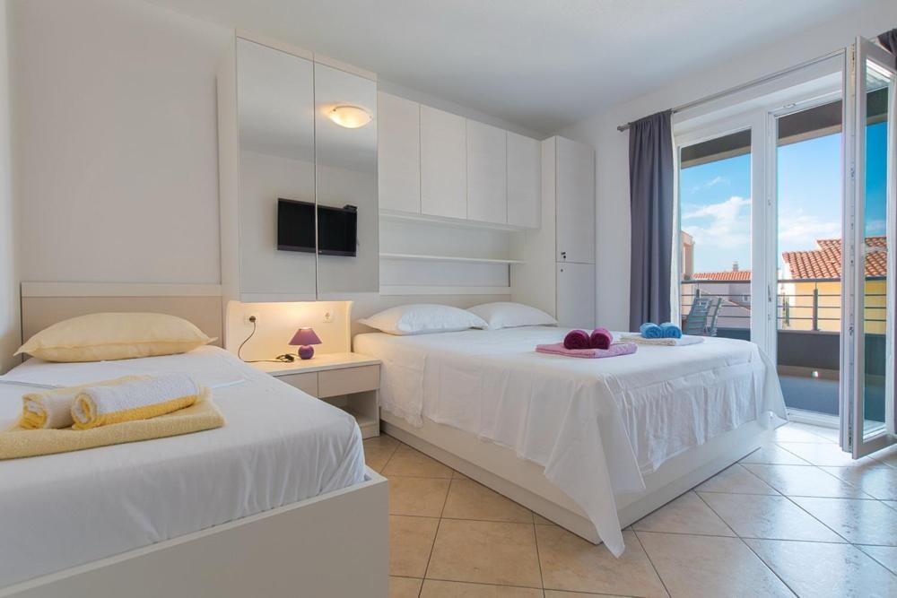 Apartments And Rooms Vuleta, Close To The Beach Makarska Habitación foto