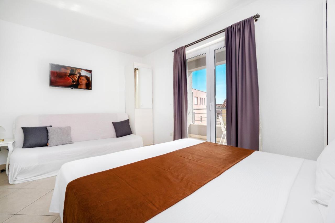 Apartments And Rooms Vuleta, Close To The Beach Makarska Habitación foto