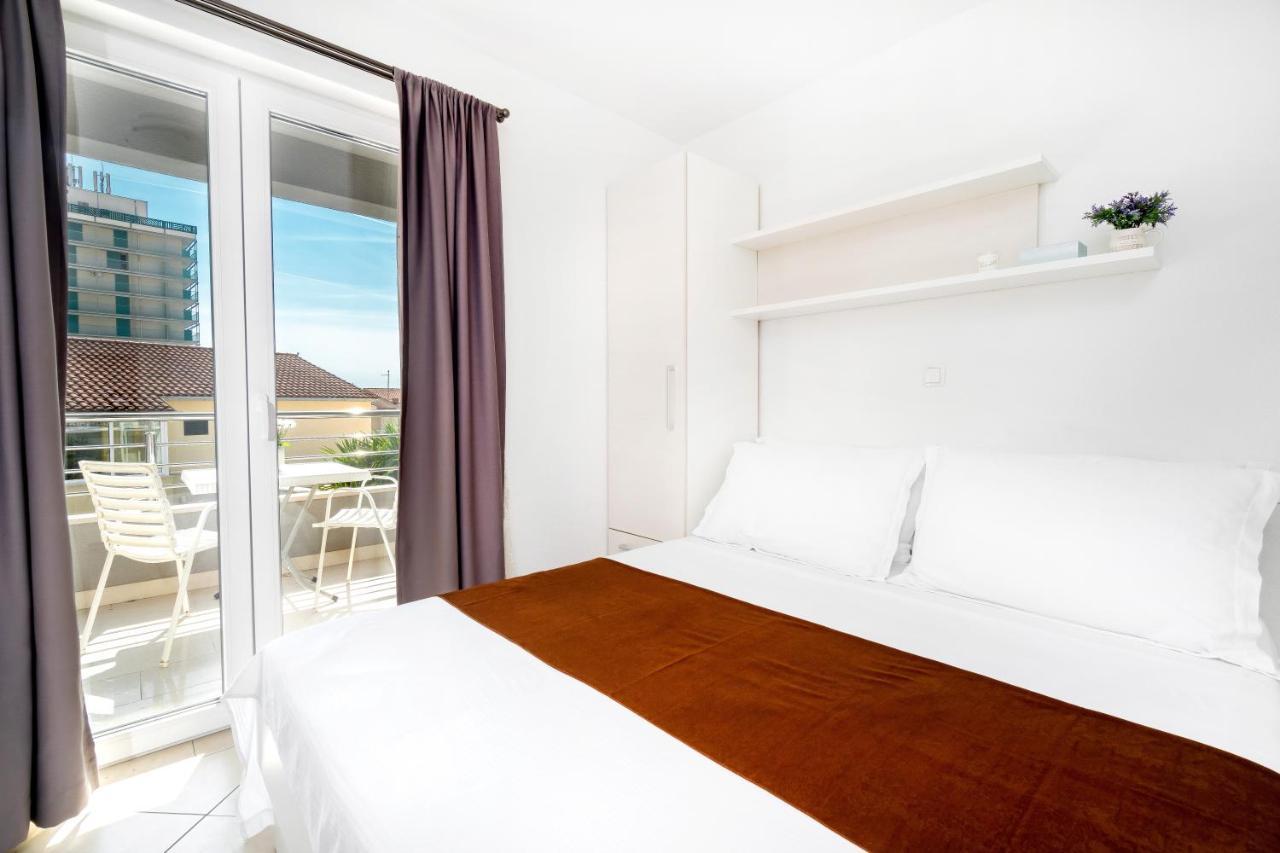 Apartments And Rooms Vuleta, Close To The Beach Makarska Habitación foto