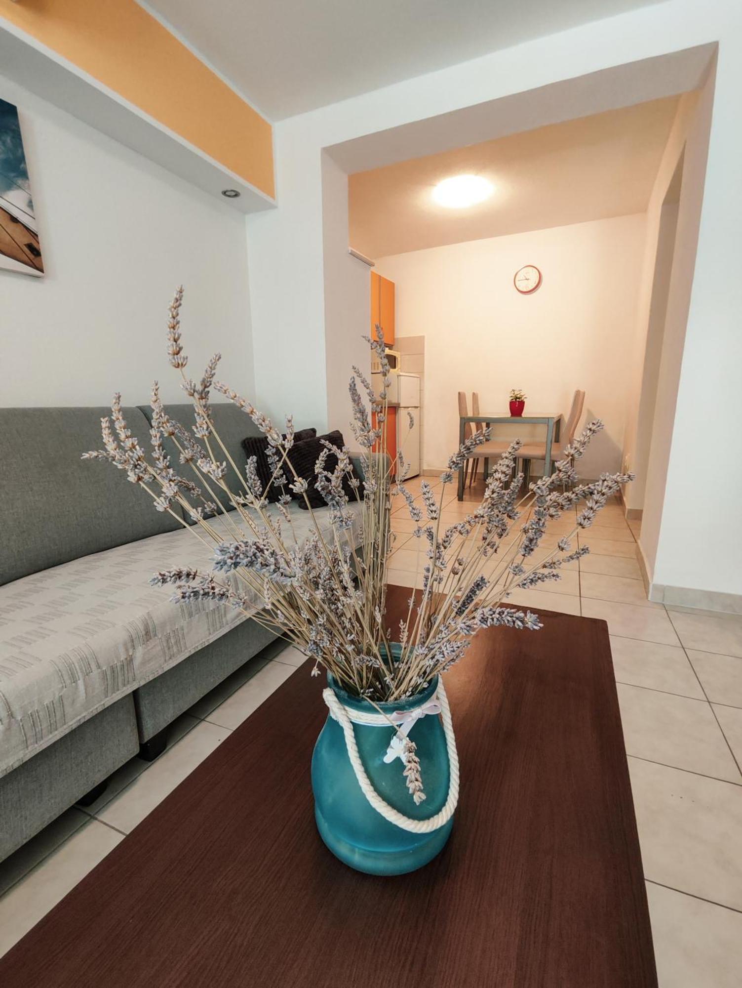 Apartments And Rooms Vuleta, Close To The Beach Makarska Habitación foto