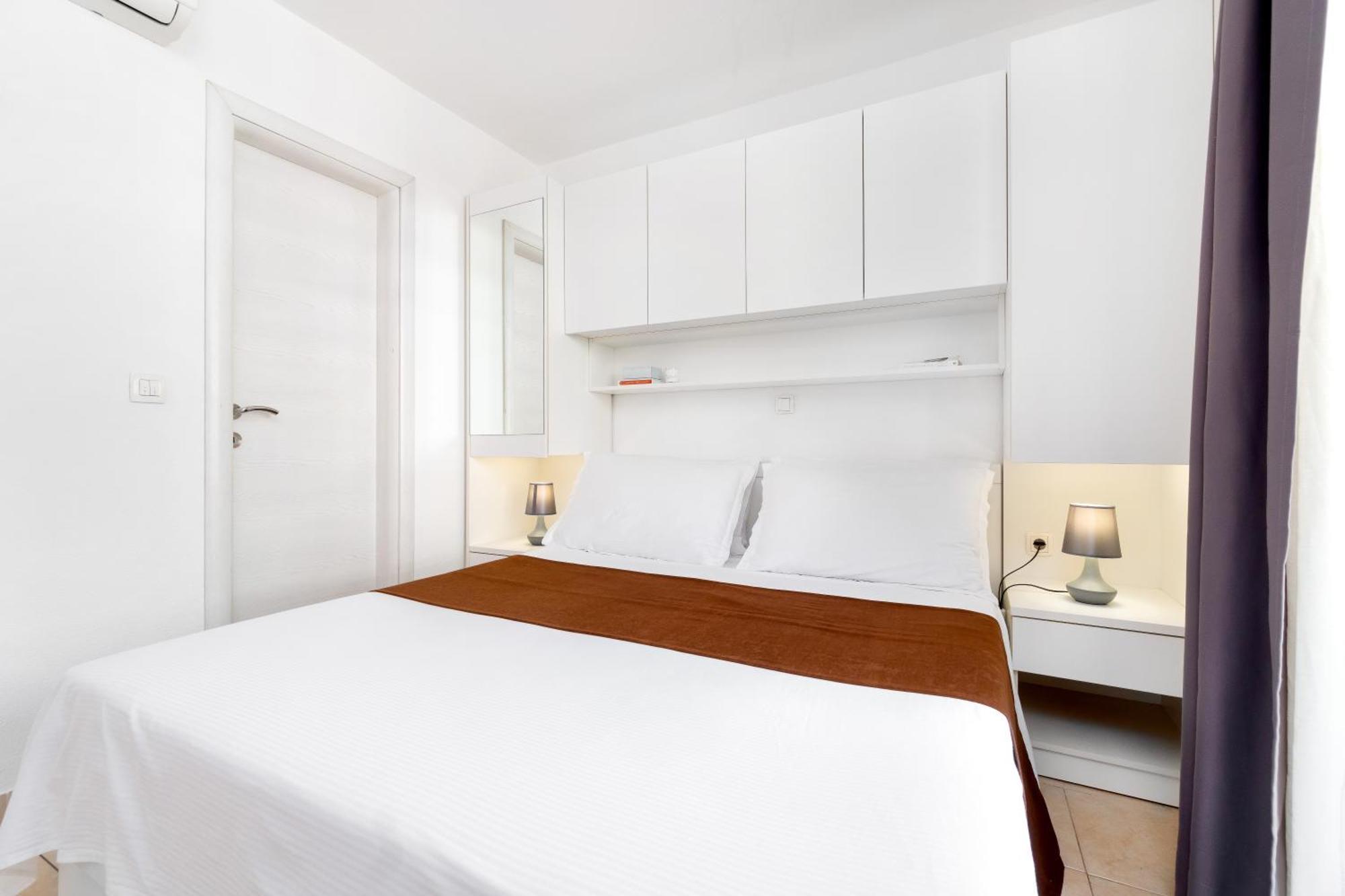 Apartments And Rooms Vuleta, Close To The Beach Makarska Habitación foto