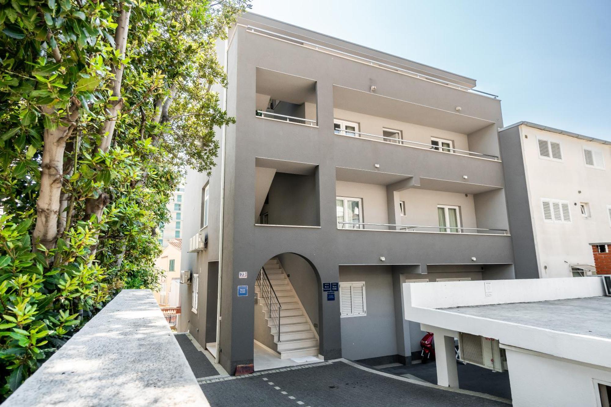 Apartments And Rooms Vuleta, Close To The Beach Makarska Exterior foto