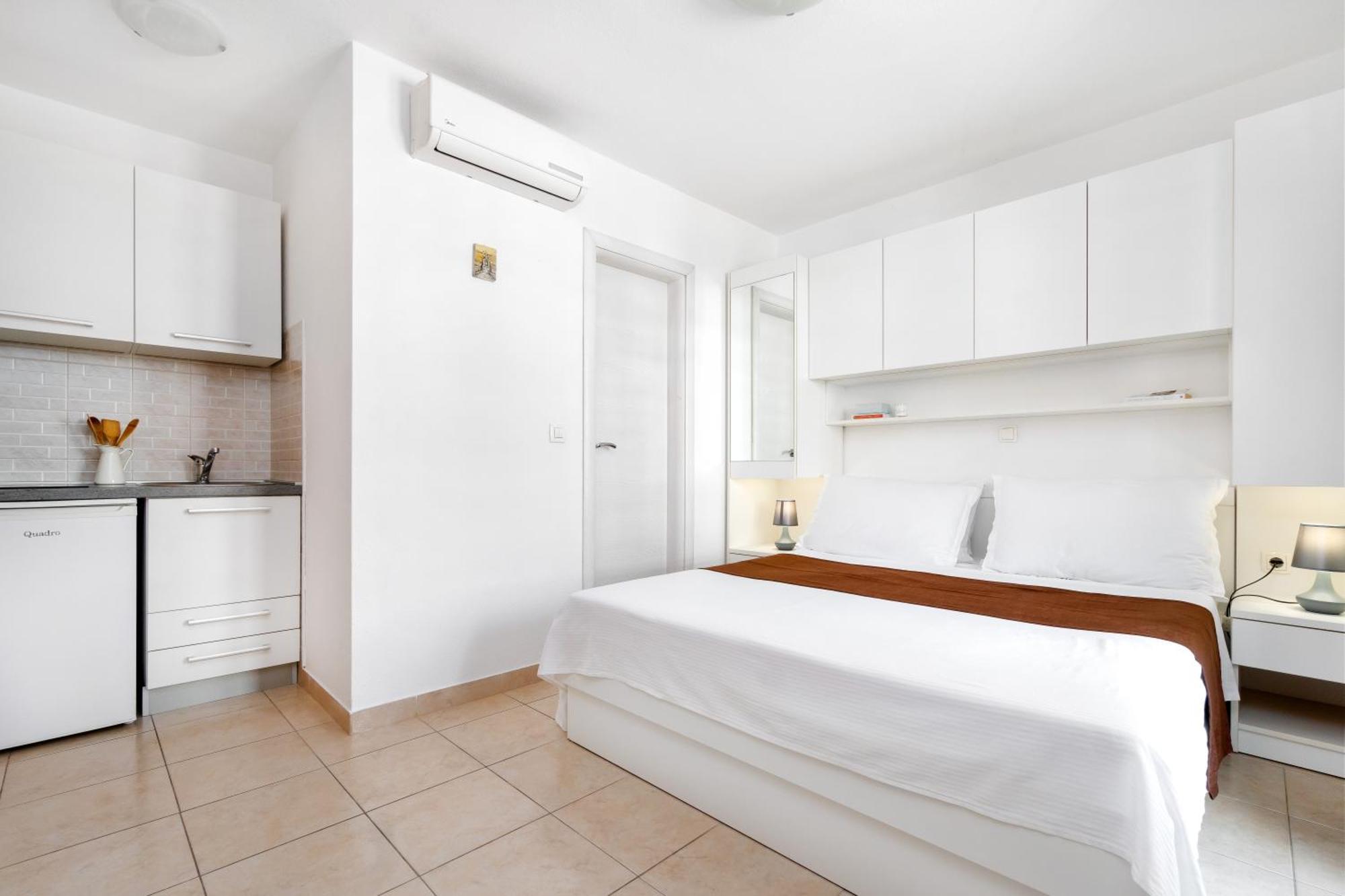 Apartments And Rooms Vuleta, Close To The Beach Makarska Habitación foto