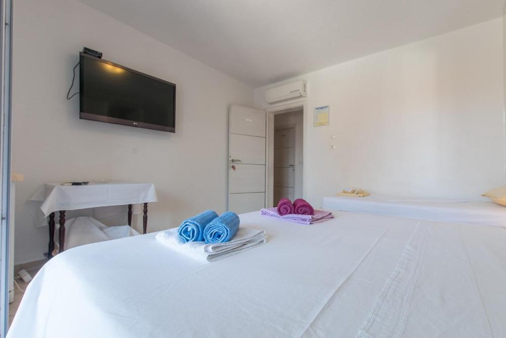 Apartments And Rooms Vuleta, Close To The Beach Makarska Habitación foto